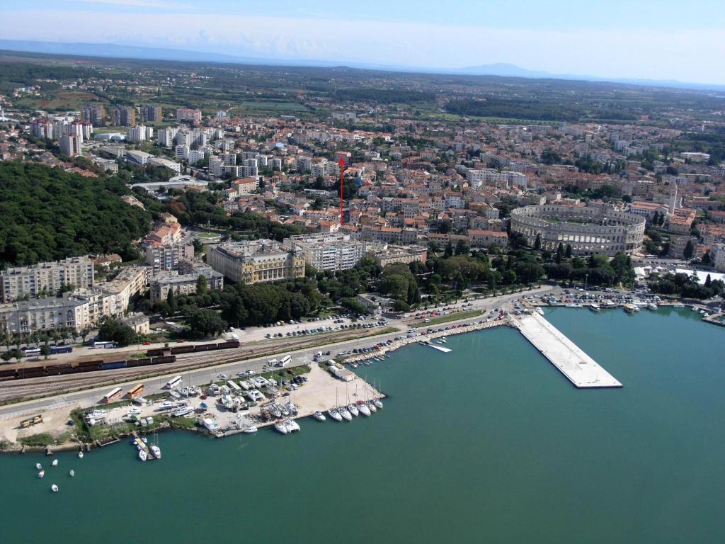 Apartment Pula Center - Near The Central Bus Station Extérieur photo